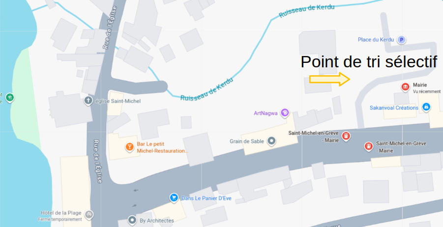 Point de tri sélectif à Saint-Michel-en-Grève